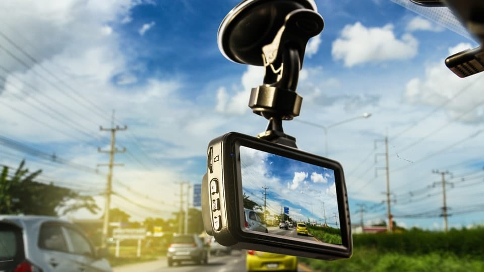 Benefits of Dash Cameras and Fleet Tracking Devices